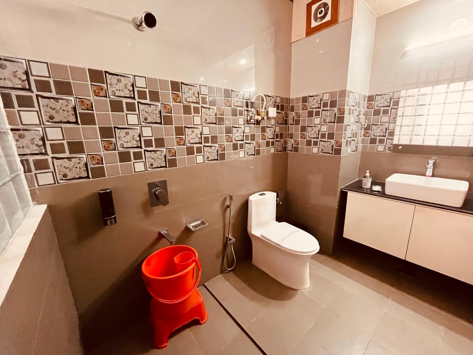 Tata Vista Resort Mall Road Manali - Centrally Heated & Air Cooled Ngoại thất bức ảnh