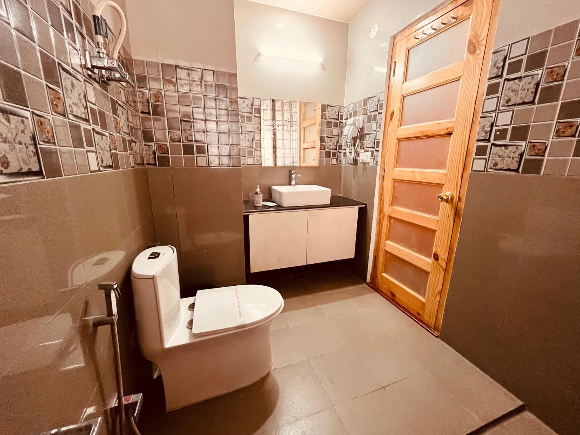 Tata Vista Resort Mall Road Manali - Centrally Heated & Air Cooled Ngoại thất bức ảnh