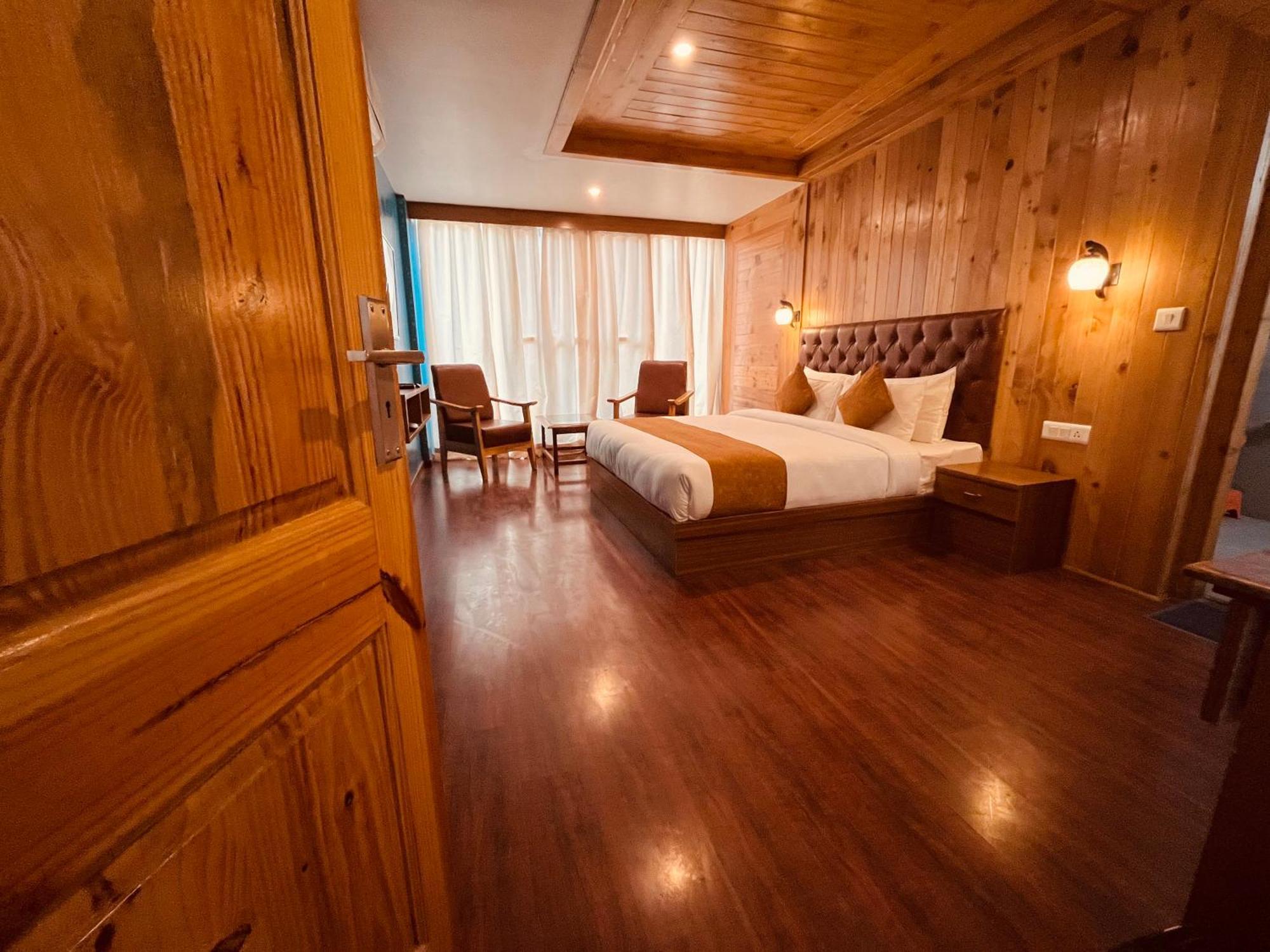 Tata Vista Resort Mall Road Manali - Centrally Heated & Air Cooled Ngoại thất bức ảnh